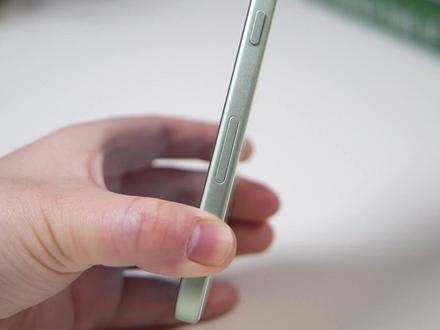 荣耀X80i上手体验:金属边框+7000mAh,挺意外的! #荣耀X80i # #千元机 #荣耀手机 #