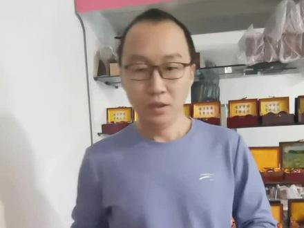 健身球手球玩法(七)双手托6球旋转,视频教程还是搞砸了,幸亏没有砸到脚🦶,要不就带病工作了#保健球手球