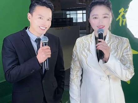 #上热门🔥 从今天开始我们开始统计贤歌大舞台种子选手和启帆大舞台周赛选手,凡愿意来到安徽贤歌大舞台现场参的赛的朋友,请在评论区留言回复(我去)统计好人数后另再选定参赛日期#安徽贤歌大舞台#安徽贤哥芳妹#户外直播现场 #月赛 @《山竹》戏苑 @安徽贤歌大舞台商务号