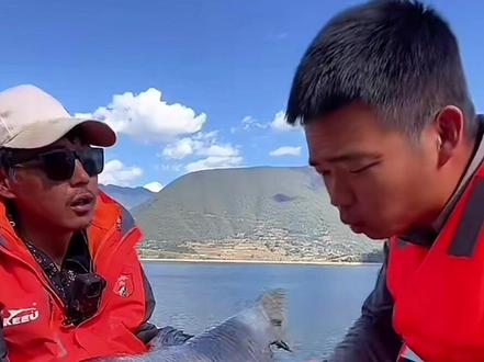 #荒野钓鱼大赛钓到鱼了吗 #荒野垂钓大赛真钓到大鱼了 #荒野钓鱼 @社会边角料