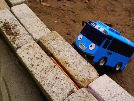 儿童益智动画 认识 挖掘机 搅拌机 破碎机的运作方式以及功能