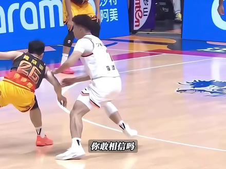 广西小跑车庞峥麟首次打CBA就入选CBA全明星!这实力和人气绝对是历史级别的,你认为庞峥麟有机会入选国家队吗#dou来cba#cba联赛