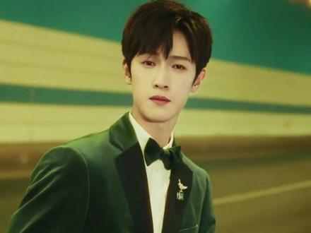 时隔三年再看从封神走出来的六位新生代,于适此沙携《镖人》再战春节档,李昀锐登上央视春晚,唯独她成了“弃子”#于适 #此沙 #李昀锐 #影娱热点团 #内容启发搜索