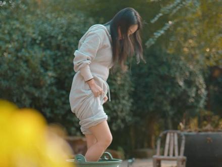 独门秘制腌菜,据说脚越臭越好吃。哈哈 #农村美食 #家乡的味道 #腌菜