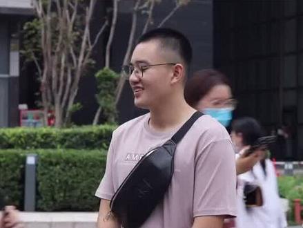 您觉得和女朋友多久见一次最好呢?#街访