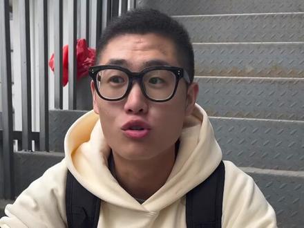 “塔斯汀中国汉堡测评”#汉堡 #跟着抖音去探店 #小李有点饿