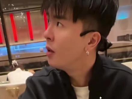 #88两个汤圆 #热点 哈哈88元两个汤圆⭕,简称“8820”,网红主播@盛小帅 就是传说中的“汤圆哥”👍🏻👍🏻👍🏻!不是澳门的消费高,就是想不通,一份糖水汤圆就两颗,这改变我们消费观👏