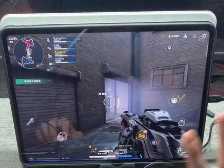 逆战未来 性价比之王键鼠外设
#小鸡队长 #逆战 #手游外设 #键鼠王座