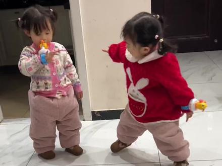 谁发明的这玩意 太上头了 兄妹三个玩了一晚上都不愿意出门了,十几块钱的快乐真的太值了#双胞眙 #上热搜 #宝妈育儿