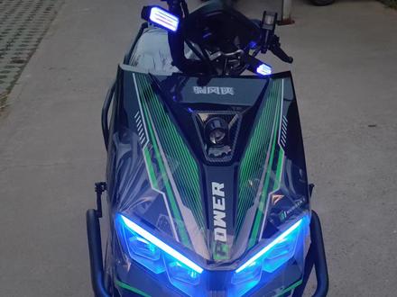 欧鸽SU8 Pro
欧鸽外卖电动车
制动系统:前后对置缸双联动碟刹、220大盘
电机:大奥35H高速电机,并配有散温孔
控制器:固态双层铝机板S60
轮胎:前后90/90-10朝阳半热熔
前叉:183锻造连板31管开模前减
后减震:精品双管液压可调后减
灯光:高亮大灯,强亮面板射灯
USB:协议快充型
座垫:高密度记忆发泡,毛毛虫型抗疲劳防水座皮
外卖货架:定制加粗加厚∅25管外卖大货架,一体高承载后衣架
总线:A/C电路,全防水,阻燃加粗6.0平方总线
组合开关:一级能效防水转把,带变速、修复、双闪、双喇叭按键等功能
中控:蓝牙无感解锁,语言、显示转向导航
车架:自主研发加厚车架,振动试验80万次
整车尺寸:1760*690*1080
轴距/脚踏板距离:1320/420
座桶尺寸:270*200*380
PU烤漆车身
注:裸车架,不带电池
#适合送外卖的电动车推荐 #北京白牌电动车 #欧鸽电动车 #新国标电动车 #让骑行成为一种生活