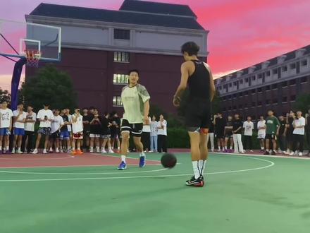 厚米是真的帅!#篮球 #篮球比赛 @厚米