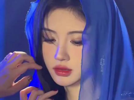 小鞠画啦(๑><๑)🍊 这个造型的小鞠也太美了吧~蓝色妖姬
#procreate绘画 #鞠婧祎 #星光大赏 #画画 #绘画