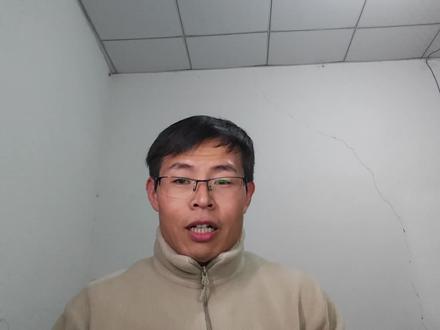 贵金属史诗级暴涨,资金避险,到底在避什么?#零距离看懂财经#贵金属#财经#知识