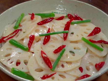 炝拌莲藕像我这样做。酸辣脆爽全家人都爱吃#炝拌莲藕