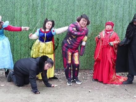 白雪公主吃毒苹果黑化,欺负将军和贝尔公主,竟然比王后还要恶毒 #童年 #搞笑