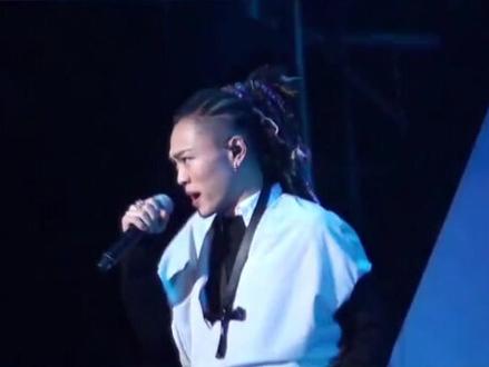 #张玮 张玮高清版无地自容 找了好多年 太珍贵! 张玮真是自带光环的魅力玮!@DOU+小助手@张玮没醒酒