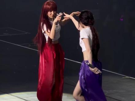 两岸就这样挨在一块转圈圈
260321 世巡曼谷站 soundcheck
©️cl·tong
#宋雨琦 #叶舒华 #idle演唱会 #演唱会现场 #两岸