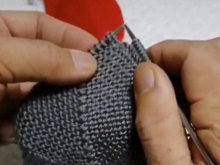 简易地板袜教程合集
有粉丝留言要地板袜视频,让 @陈文新助理 整理合集出来了,喜欢的朋友请点赞收藏,谢谢大家 #手工毛线编织 #爱生活爱编织 #地板袜 #棒针编织