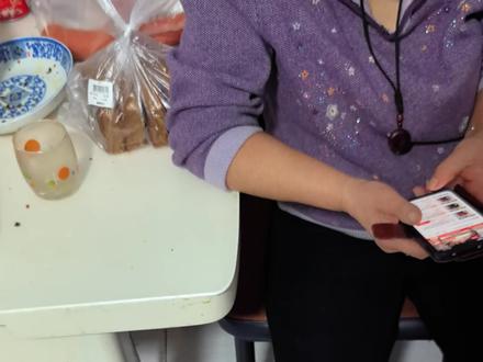 小野秘制小汉堡🍔,今天做巴沙鱼肉汉堡。老铁们这你扯不扯,村里孩子吃上城里货了#第一视角 #男人会做饭生活更浪漫 #汉堡 #美食