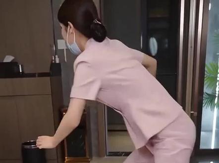 遇见脚臭的顾客怎么办 #脚臭 #按摩 #踩背 #搞笑 #搞笑段子