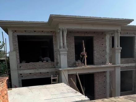 飞檐外飘60公分,外翻三层檐,施工时即费工又费料,但是更加有层次感造型美观,喜欢吗#农村自建别墅 #农家小院 #施工现场实拍 #独门独院