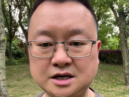 上海药交会要不要去 明天上海药交会开幕,这次就不去直播了。这些年每次都去,药交会是一年不如一年。参展商减少,渠道商更少。暂时想去找找产品就别去了,你缺产品吗?你缺的是平台,好产也不会到药交会去。去会会老友,了解下国家大方向还是可以的。#药交会 #医药 #诊所 #三终端 #欧文聊终端