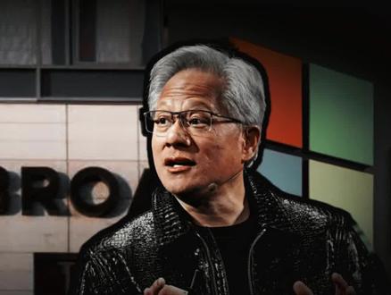 铜缆已死!硅光子CPO降临?豪掷$40亿 黄仁勋抢先押注 OFC 2026前瞻|铜缆已死!硅光子CPO降临?豪掷$40亿,黄仁勋抢先押注,台积电、三星、英特尔争端再起!
一场正在彻底重塑AI基础设施的“光进铜退”革命。
万卡、十万卡、乃至未来的百万GPU集群,真正的瓶颈已经不再是计算本身,而是数据如何在集群中“流动”。铜缆,这位陪伴了我们数十年的老将,在AI的“千兆瓦级”功耗面前,已经跑不动了。
本期视频,我们将提前潜入全球光通信顶级盛会OFC 2026,为你揭晓:
英伟达的阳谋:40亿美元背后,不仅是锁定产能,更是为Rubin Ultra铺路,打造“让光贴着计算走”的全栈技术帝国。
巨头的暗战:博通发布革命性400G芯片剑指3.2T;微软押注MicroLED探索终极低功耗方案;台积电、英特尔、三星在封装与产能上激烈厮杀……谁能定义下一代规则?
👇 订阅频道,第一时间获取科技前沿深度解读,看懂趋势,把握未来!
👍 如果喜欢本期内容,别忘了点赞、分享!
💬 在评论区告诉我,你看好哪家公司在“光战争”中胜出?
#OFC2026#硅光子#CPO #共封装光学#光通信