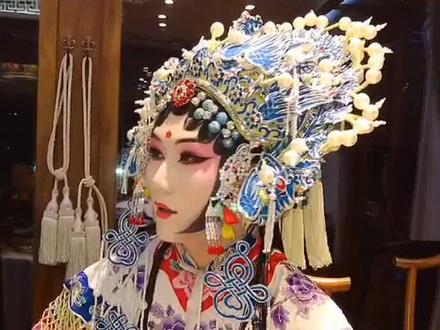 想听懂京剧 首先要能读懂诗 #戏曲 #国风 #古装 #国粹 #民族文化 #德云社 #德云女孩 @DOU+小助手