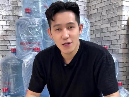 万万没想到,现在竟然有人不知道一次性桶装水是怎么打开的 #东莞 #农夫山泉 #一次性桶装水 #桶装水配送 #东莞八杯水超市