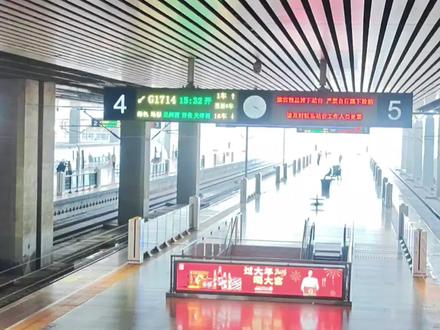 歌曲《恭喜自己》
演唱:成龙、周华健、王力宏、谢霆锋、张杰
发行:2026年2月17日(大年初一)全网上线
首唱:2026北京台春晚(2月17日19:30)
创作背景
成龙创意发起,耗时许久打磨 。他说:“大家辛苦了一年,除了恭喜亲友,也要恭喜自己” 。歌曲是他半生拼搏的感悟,献给每个认真生活的普通人。
#恭喜自己 #成龙 #周华健 #王力宏 #谢霆锋