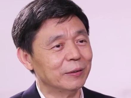 储备库里的粮食质量怎么样?程国强:平均每三年轮换一次,做到推陈出新。