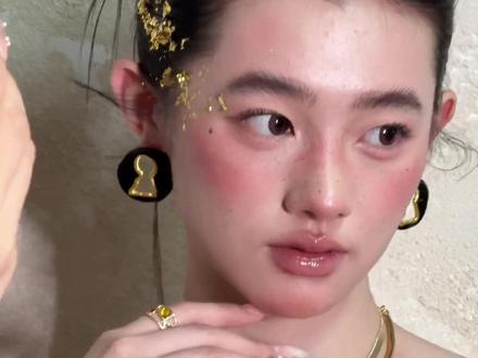 清冷骨相感妆容,依旧权威 #美妆 #妆教 #新手化妆教程