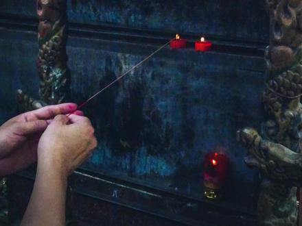 后来才知道,原来崖刻有“天开神秀”的地方叫做“休宁”。
欲到神秀山,先经休宁县。
#剑来 #阮秀