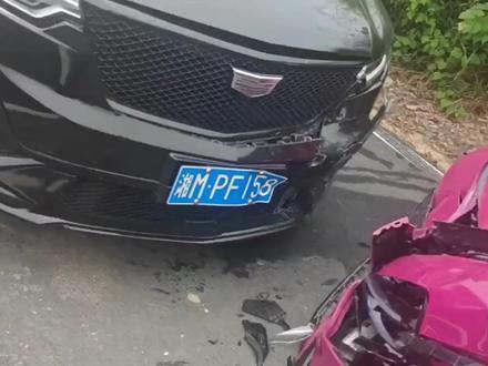 仁王盾遇上耐黑王,谁才是真的王 #车祸第一视角 #驾车第一视角 #小米汽车 #交通事故后续 #遥遥领先