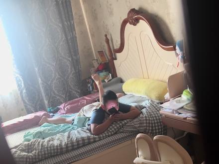 差距这么大吗? #小男孩的快乐 #妹妹有了自己的微信 #重色轻友