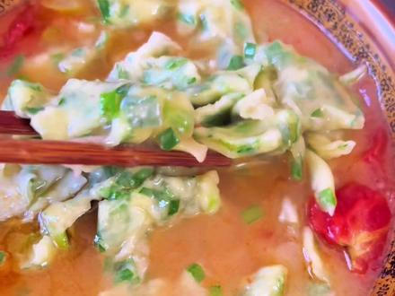 河南是我国小麦产量的第一大省,它的产量约为全国的四分之一。所以面食是我们喜欢的主食#河南美食 #跟着视频学做菜 #新农人计划 #我是美食创作者 #分享家乡美食