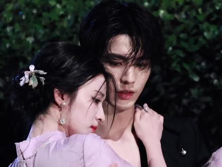 无法感受每次触摸#张凌赫 #王楚然 #慕容清峄 #任素素 #热门