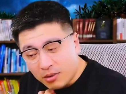张雪峰老师生前最后一次直播讲话,总让人觉得有点不太对劲。#张雪峰老师 #高考