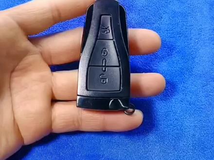 #荣威550钥匙换电池 #荣威550遥控器换电池 #荣威550钥匙电池型号 #荣威550遥控器电池 荣威汽车遥控器电池型号及安装方法