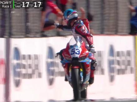 张雪机车820RR拿下世界冠军!独自领跑碾压雅马哈杜卡迪? #张雪机车 #张雪820rr #重机车 #仿赛 #摩托车 @张雪的机车 @张雪机车 @张雪机车官方旗舰店