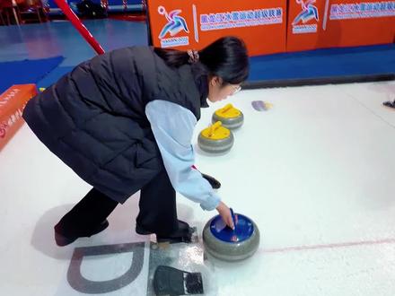 冰上运动天赋,术语也叫「冰感」
是冰上项目专属天赋术语,核心是运动员对冰面环境、自身重心、器械(冰刀/冰壶)的直觉性感知与精准控制能力,是先天体感+后天适配的综合天赋,比单纯力量、速度更稀缺。#天赋异禀 #冰壶 #冰上运动 #冰雪大世界 #伊春