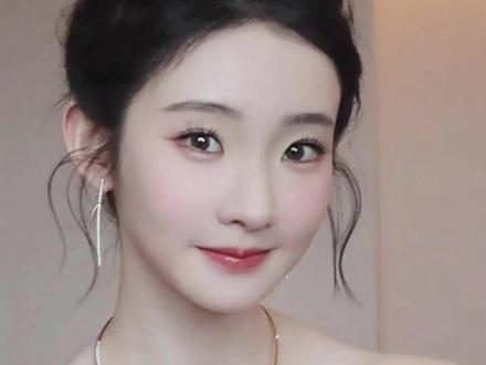 小女孩真的要记张艺凡一辈子了 #张艺凡 #暖心 #涂鸦