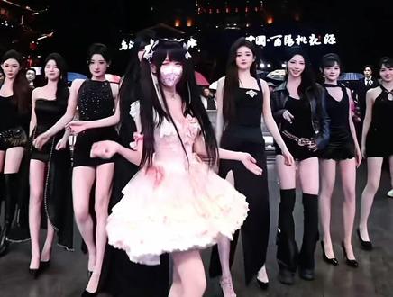 #蔡萝莉女团走秀 #龙浩天酉阳大舞台 #蔡萝莉 #龙浩天瑶瑶男团走秀 #龙浩天直播间精彩回顾 蔡萝莉女团VS AI瑶瑶男团银河系001 VS 御见King VS 龙浩天男团银河系A,走秀完整版。@蔡萝莉🍒 @蔡萝莉女团🍒 @AI瑶瑶• 银河系001|团队招优PGY @龙浩天男团·银河系A(团队招优)PGY @御见king·(团队招优) @龙浩天🐲 (4.10中午12点生日庆)