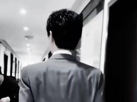 走起来拽拽的,其实可爱死了
#郝熠然#52