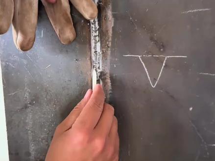 新手在焊接立焊时需要注意的问题!#工匠手艺 #民间手艺 #电焊工#焊接技术分享