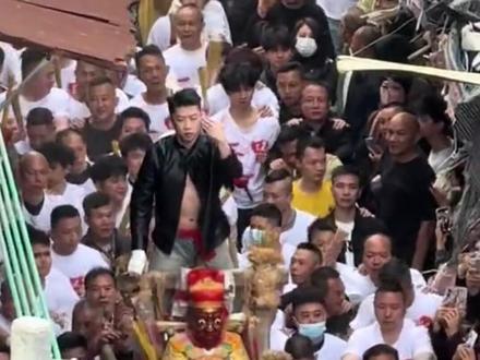 盐灶拖神之巅峰对决#民间实拍 #TV哥 #盐灶拖神#林铭钊