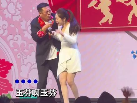 #歌曲玉芬啊玉芬你让彪哥好伤心 玉芬啊玉芬你让彪哥好伤心,你狠狠的把我撂 倒撂倒在红尘,其实彪哥的车里就想拉你一人,带你吹着风啊风看看云啊云#东北小调 #太上头了