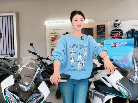 春风450SR天蝎版!#450SR #cfmoto春风动力 #女骑 #仿赛
