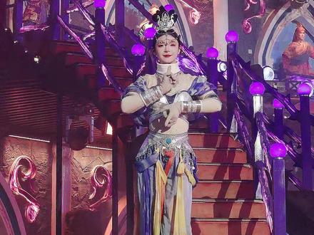 舞袖翩跹落,嫣然笑靥生🍃万岁山七星北斗,秀秀直拍@烤面包🍞 #万岁山大宋武侠城 #万岁山魔力广场 #七星北斗