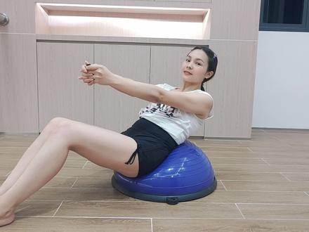 波速球卷腹,练一次肚子酸3天,瘦肚子效果秒杀仰卧起坐,还安全